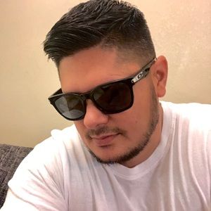 Meet your Posher, Leon